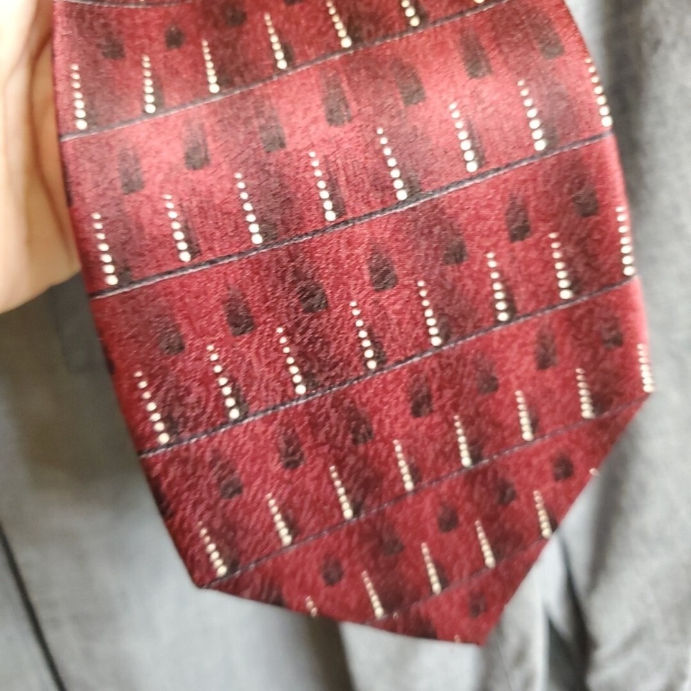 Pierre Cardin OS Necktie Mens Burgundy Geometric Silk Vintage Classic Accessory